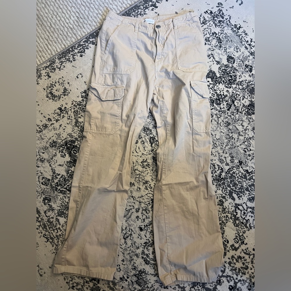 Women’s Zara size 8Tan Cargo Pants